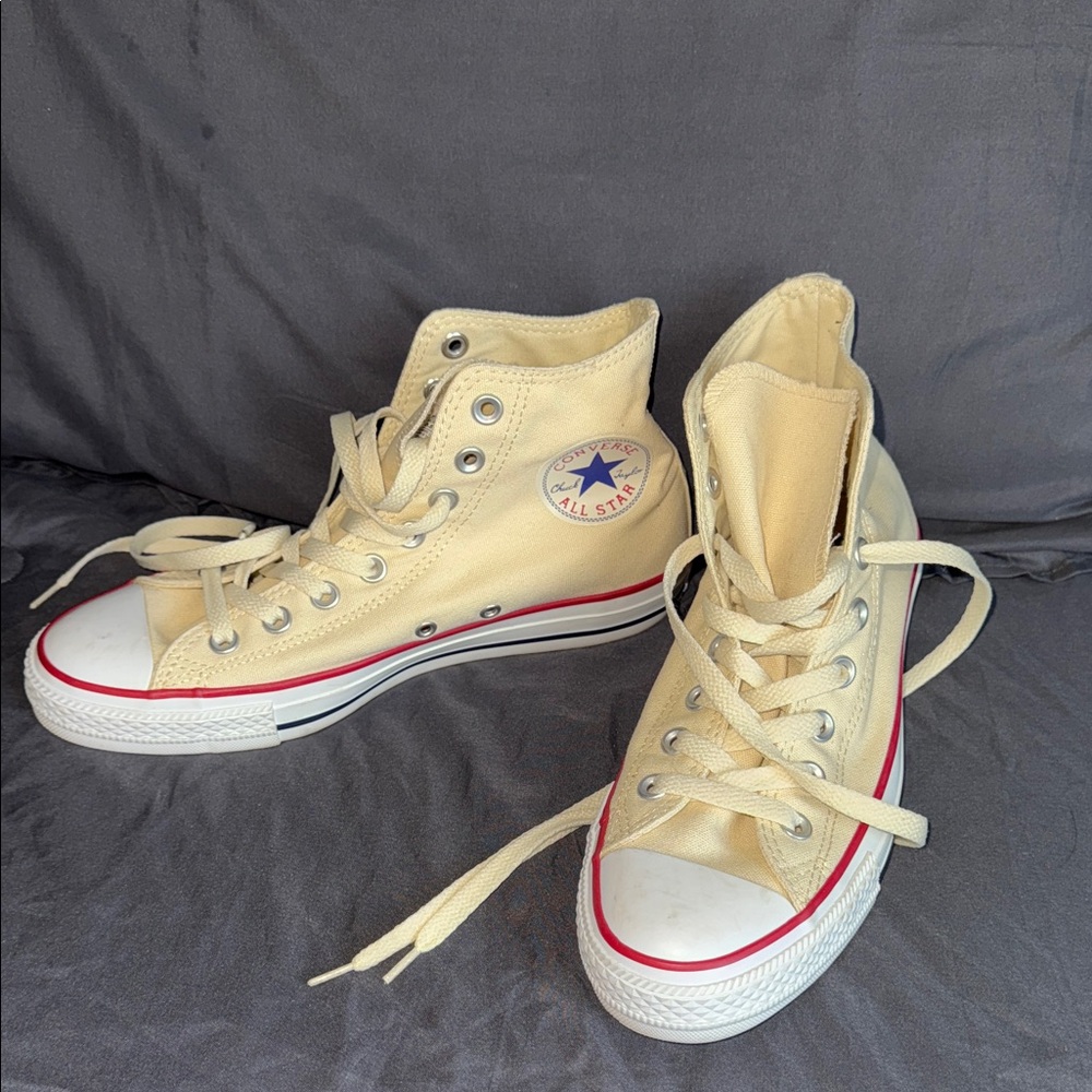 Converse All Star High-Tops in Beige with Red Trim